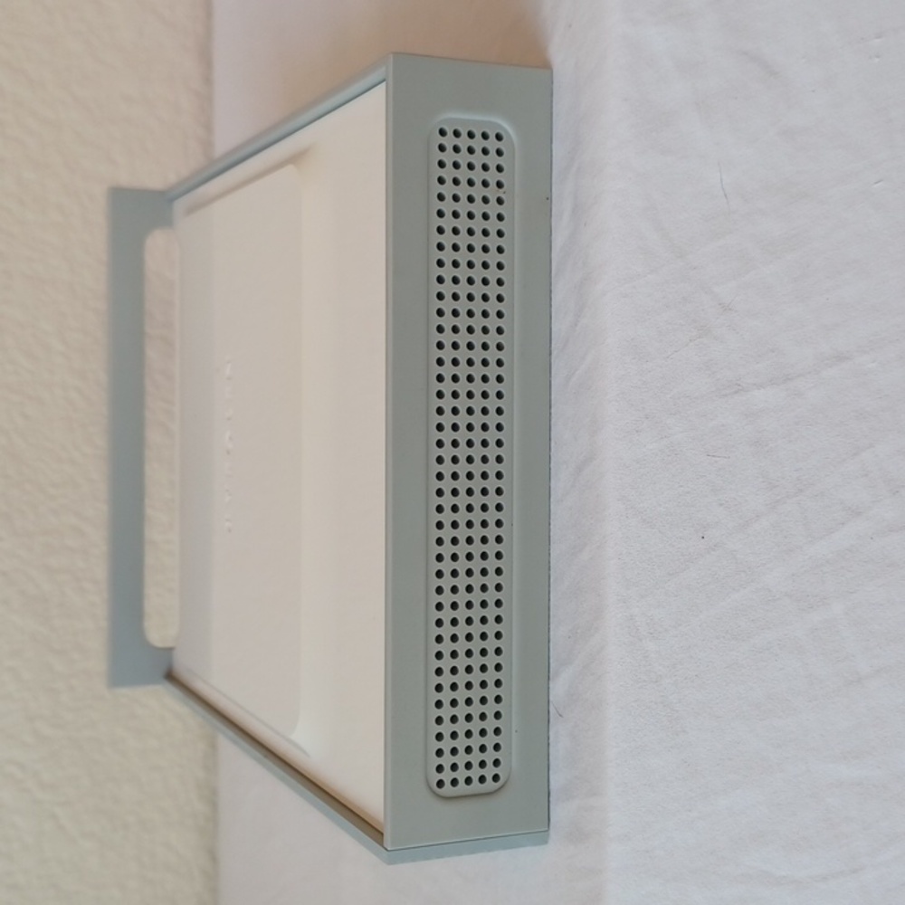 Netgear RangeMax Next Wireless-N Router WNR834Bv2 - Picture 6 of 13